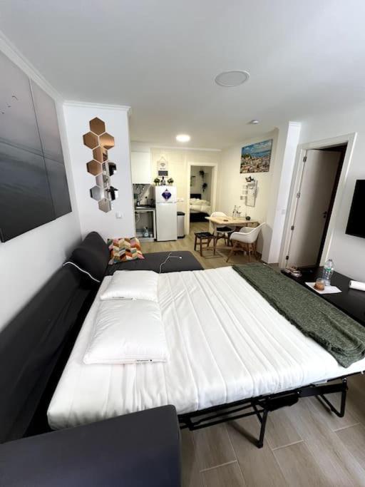 Artistic Digital Getaway - Patio & Great Location! Apartment Lisbon Exterior photo