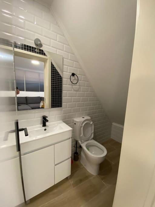 Artistic Digital Getaway - Patio & Great Location! Apartment Lisbon Exterior photo