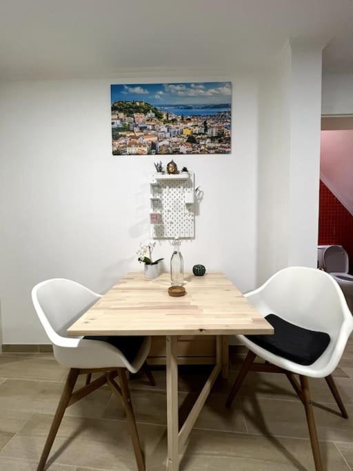 Artistic Digital Getaway - Patio & Great Location! Apartment Lisbon Exterior photo